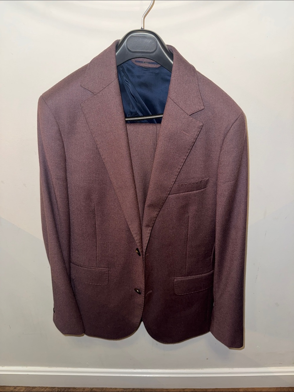 Men’s Bonobos burgundy suit. Slim fit 36R, 30 waist. Like new!